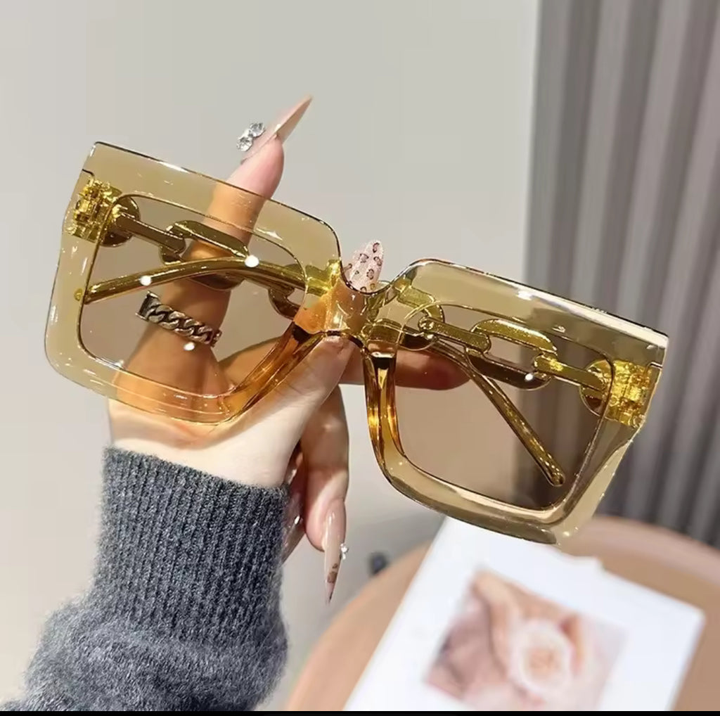 Tea color baddie shades