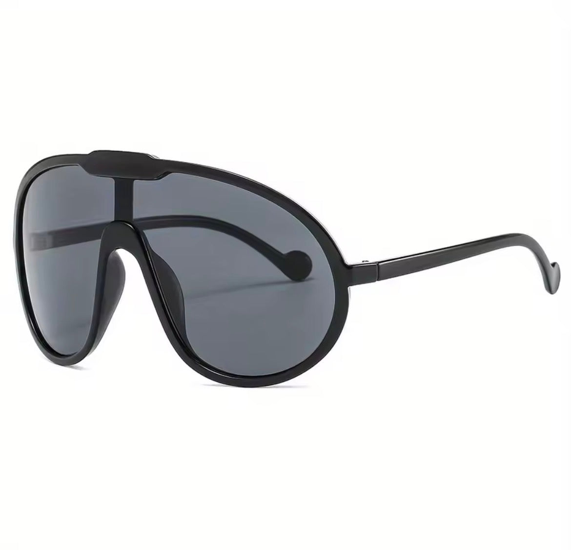 Bossy Shades in black