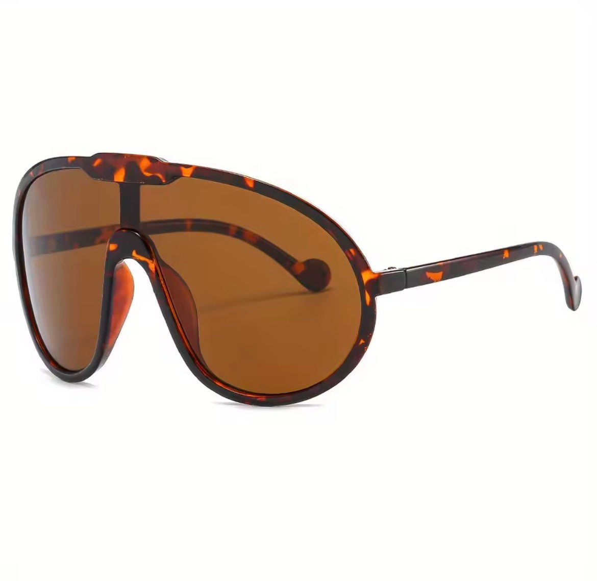 Bossy shades in leopard